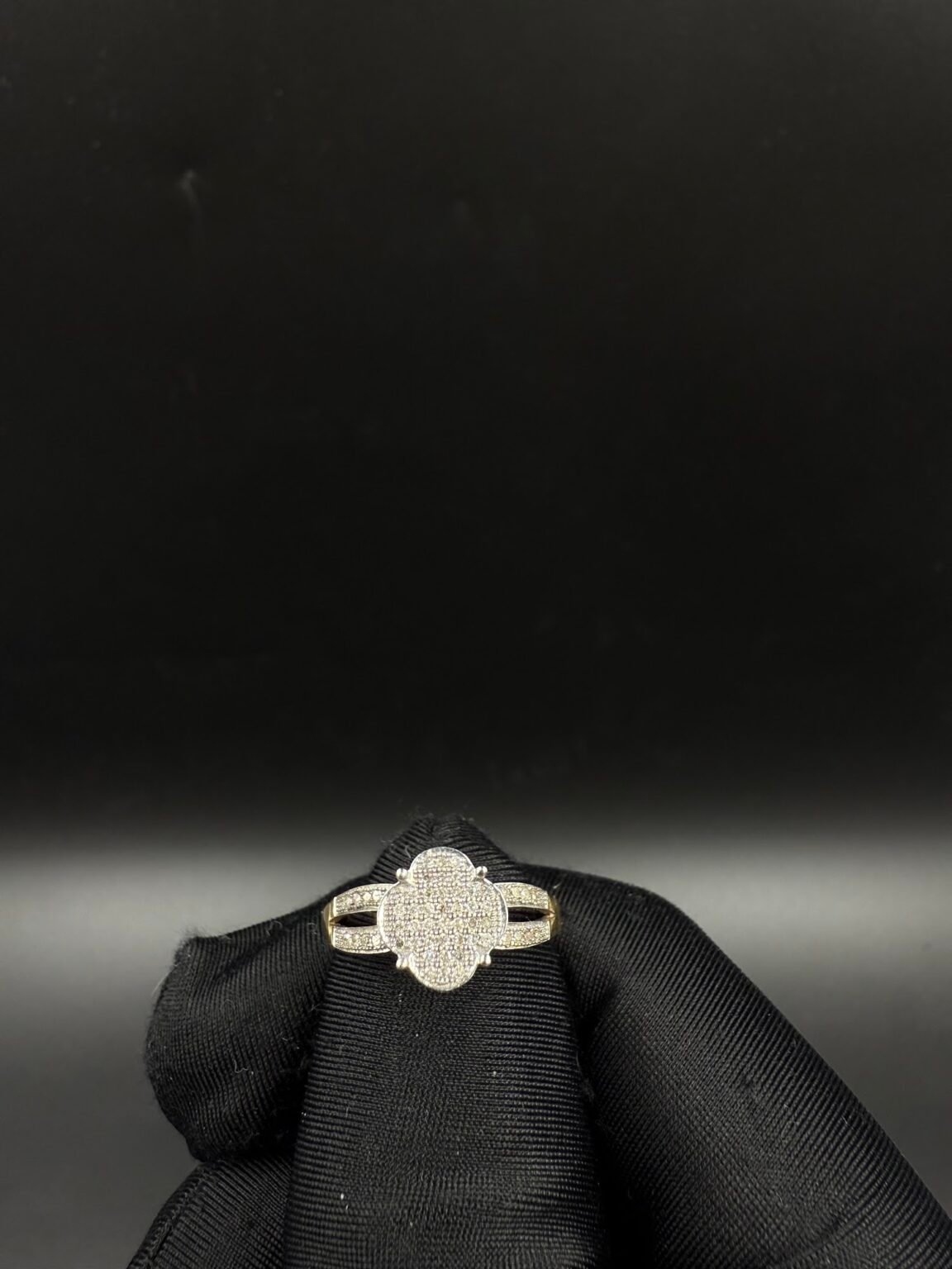 10k gold diamond clover ring