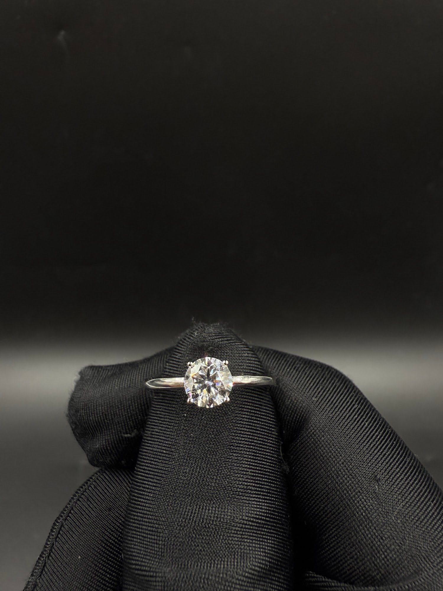 14k gold, 1ct round lab diamond ring