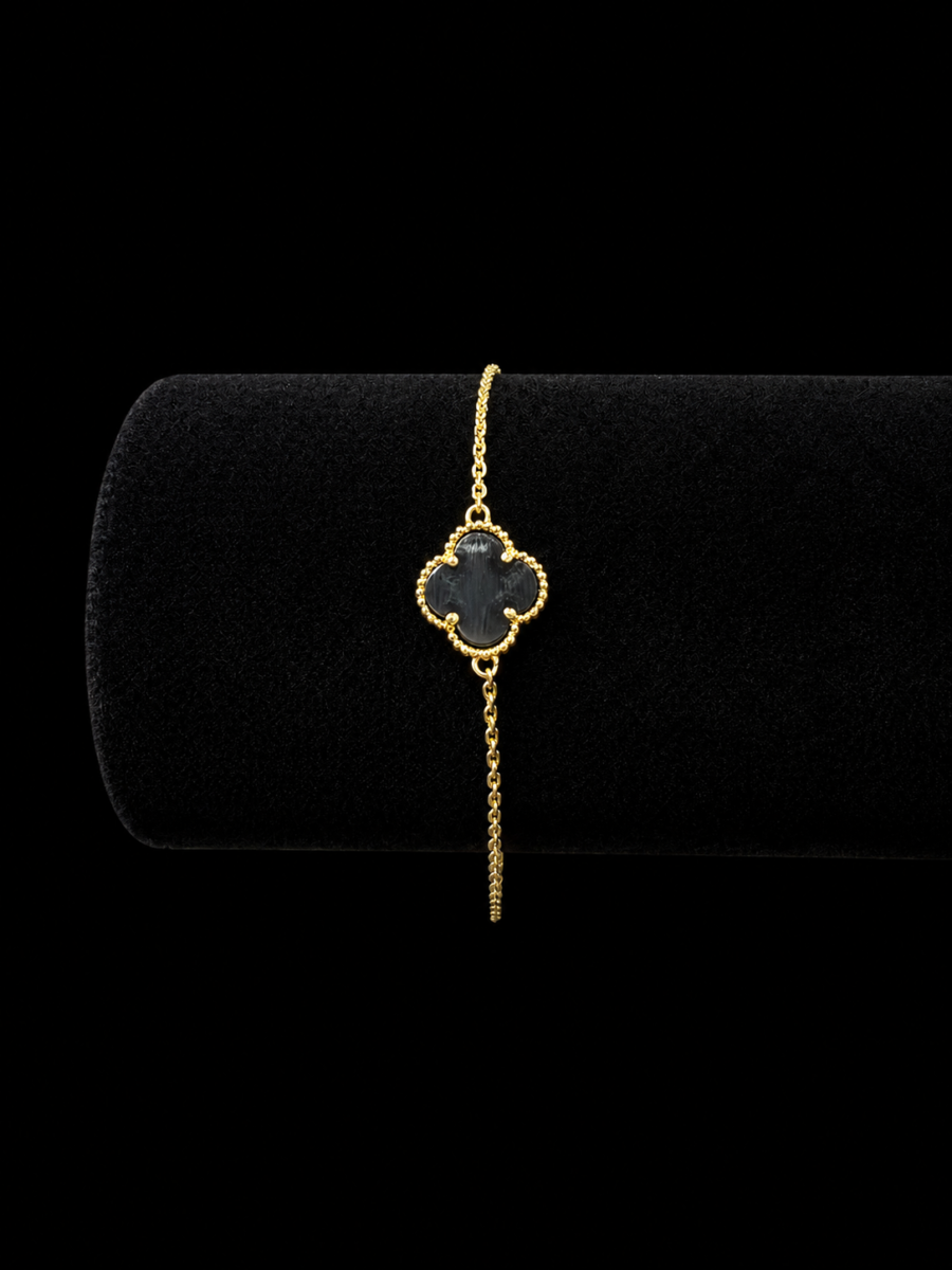10k gold and onyx clover pendant
